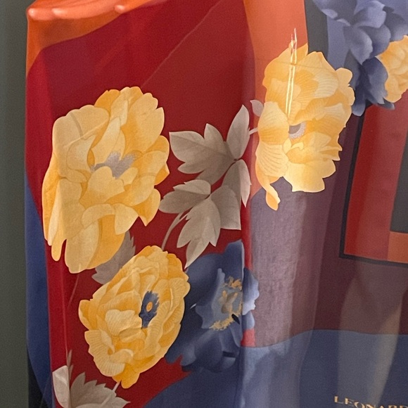 Huge Leonard Silk Chiffon Scarf 50 Inches Sq Excellent Condition Sarong Cruise - Picture 5 of 8